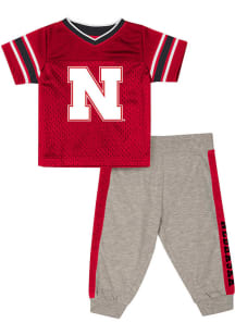 Colosseum Nebraska Cornhuskers Infant Red All Day Set Top and Bottom