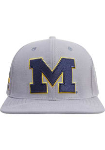Pro Standard Michigan Wolverines Grey Classic Wool Design Mens Snapback Hat