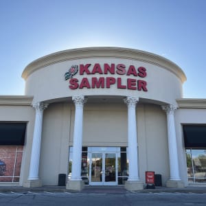 Kansas Sampler/Rally House Oak Park EXTERIOR