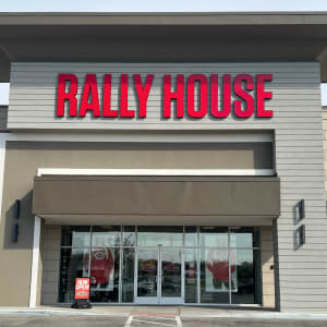 Rally House 32 East EXTERIOR