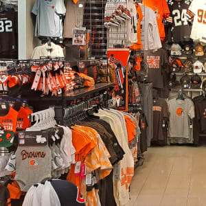 Rally House Franklin Park Mall INTERIOR