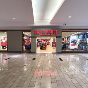 Rally House Gateway Mall EXTERIOR