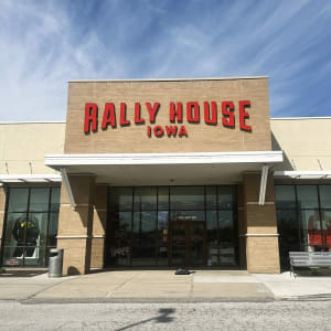 Rally House Metro Crossing EXTERIOR