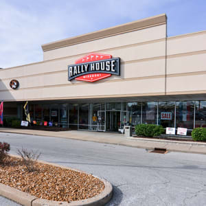 Rally House Mid Rivers EXTERIOR