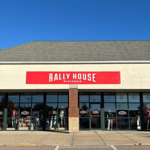Rally House Pier 37 EXTERIOR