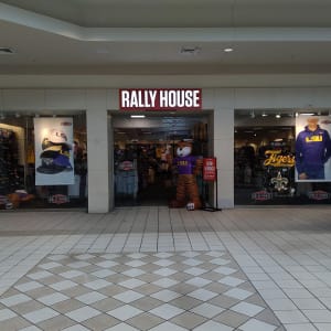 Rally House Prien Lake Mall INTERIOR
