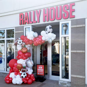 Rally House Promenade Saucon Valley EXTERIOR