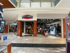 Rally House Robinson INTERIOR
