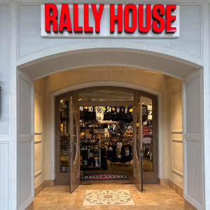 Rally House Ross Park Mall EXTERIOR