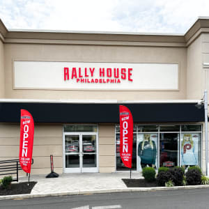 Rally House Wynnewood Square EXTERIOR