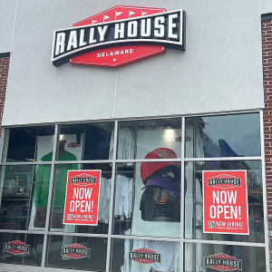 Rally House Christiana Fashion Center EXTERIOR