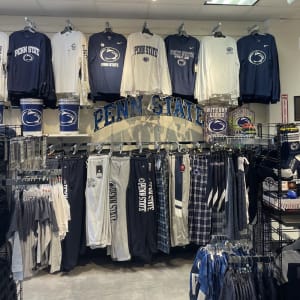 Rally House Tanger Hershey INTERIOR