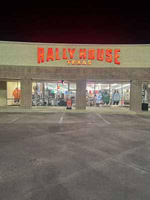 Rally House Cityplace Market EXTERIOR