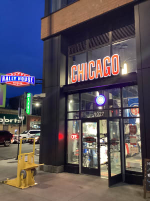 Rally House Wrigleyville EXTERIOR