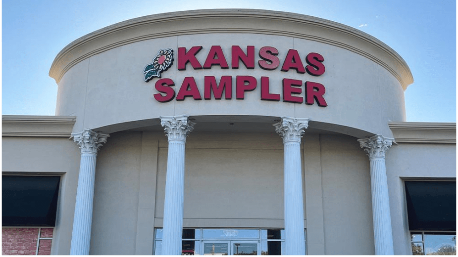 Kansas Sampler/Rally House Oak Park EXTERIOR