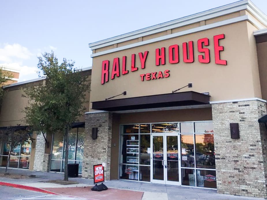 Rally House Burleson EXTERIOR