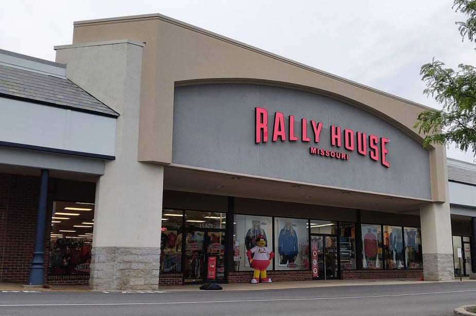 Rally House Central Plaza EXTERIOR