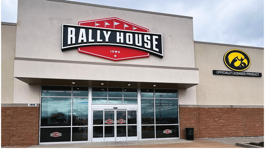 Rally House Coralville EXTERIOR
