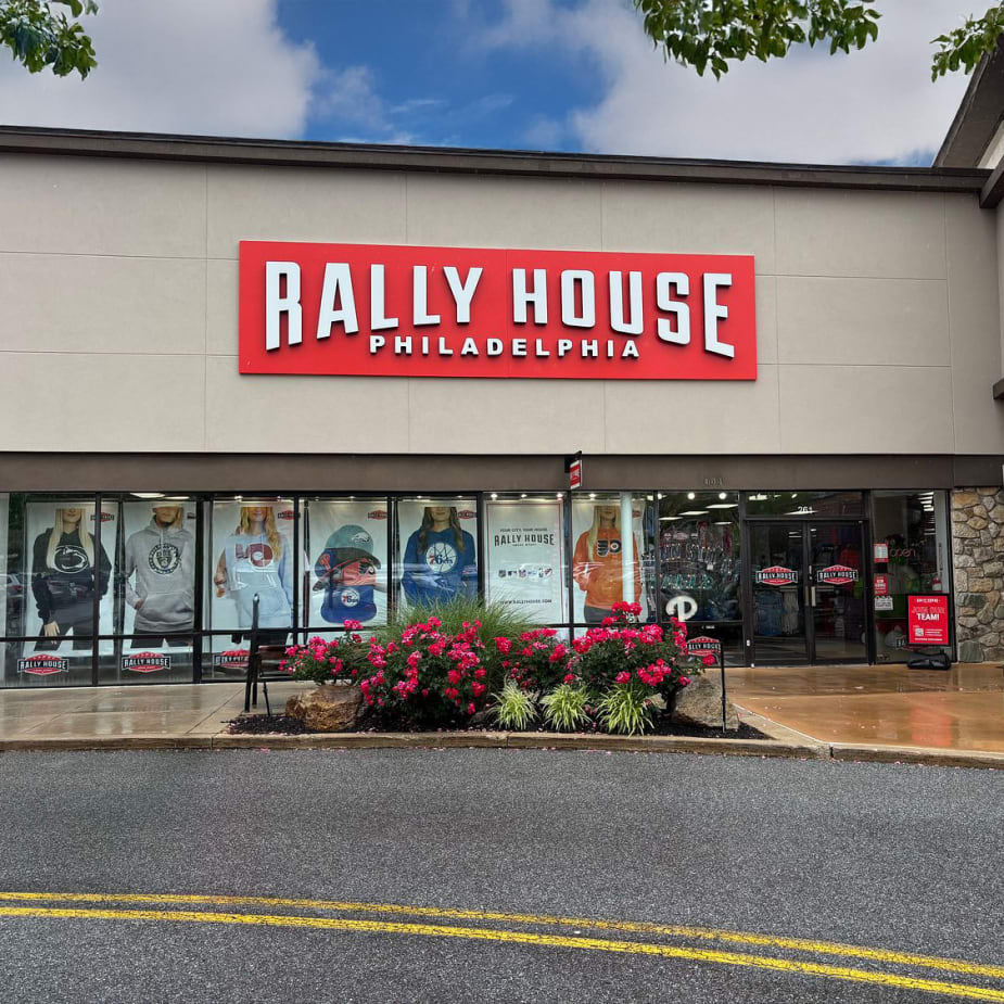 Rally House Gateway Shopping Center EXTERIOR