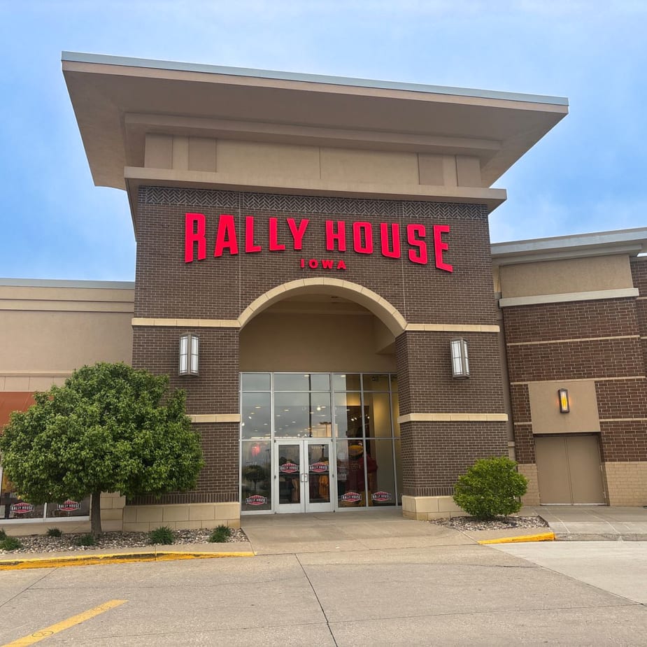 Rally House Lakeport Commons EXTERIOR