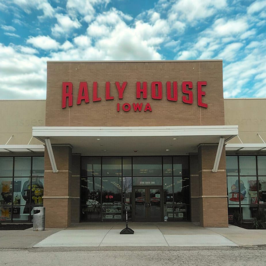 Rally House Metro Crossing EXTERIOR